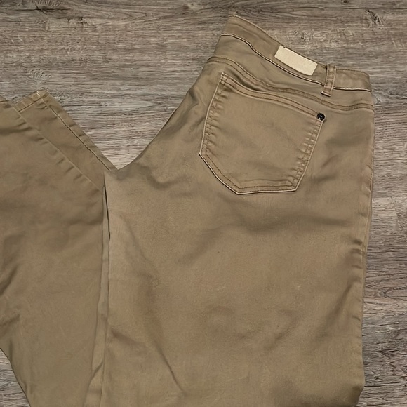 Celebrity pink jeans size 15 tan color low rise skinny - Picture 3 of 8